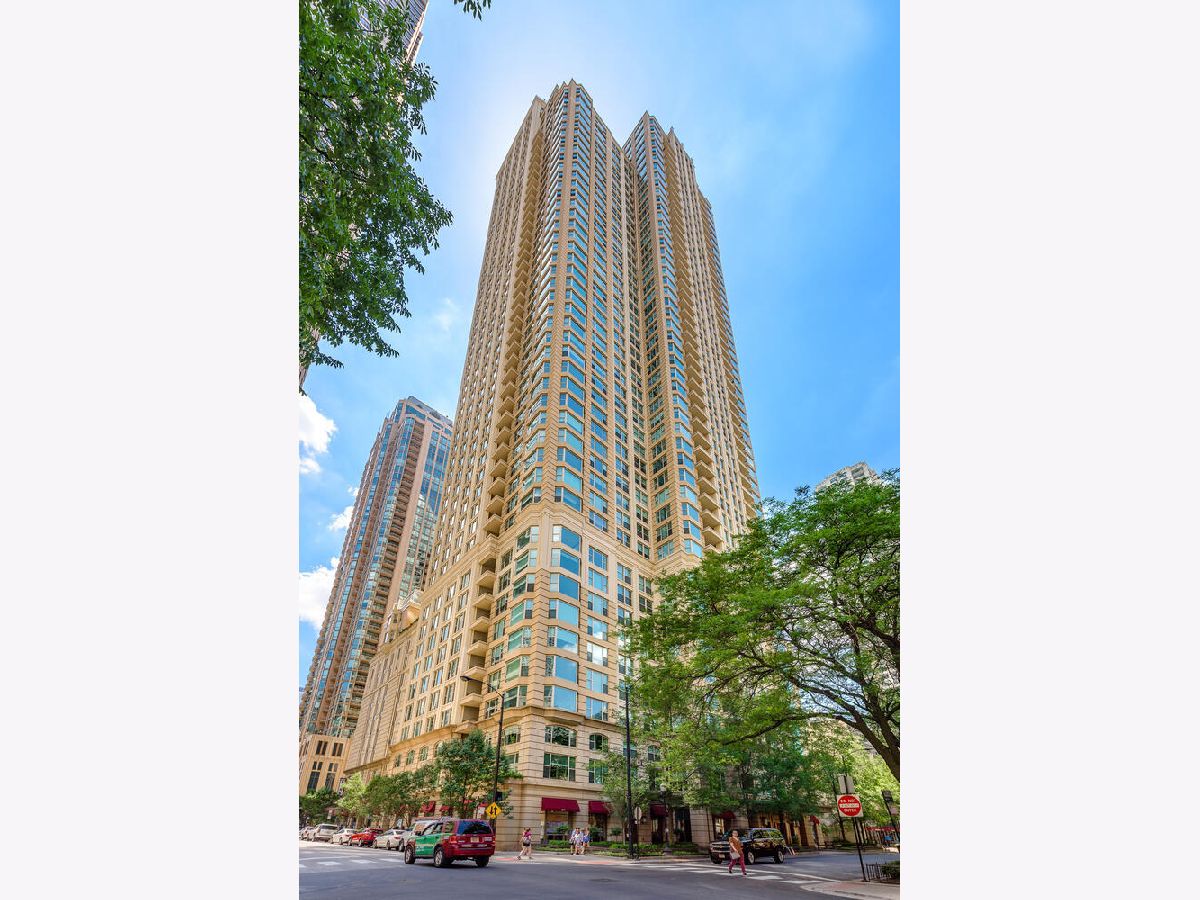 Condos & Townhomes Sold Fordham Chicago Illinois, 25 Superior