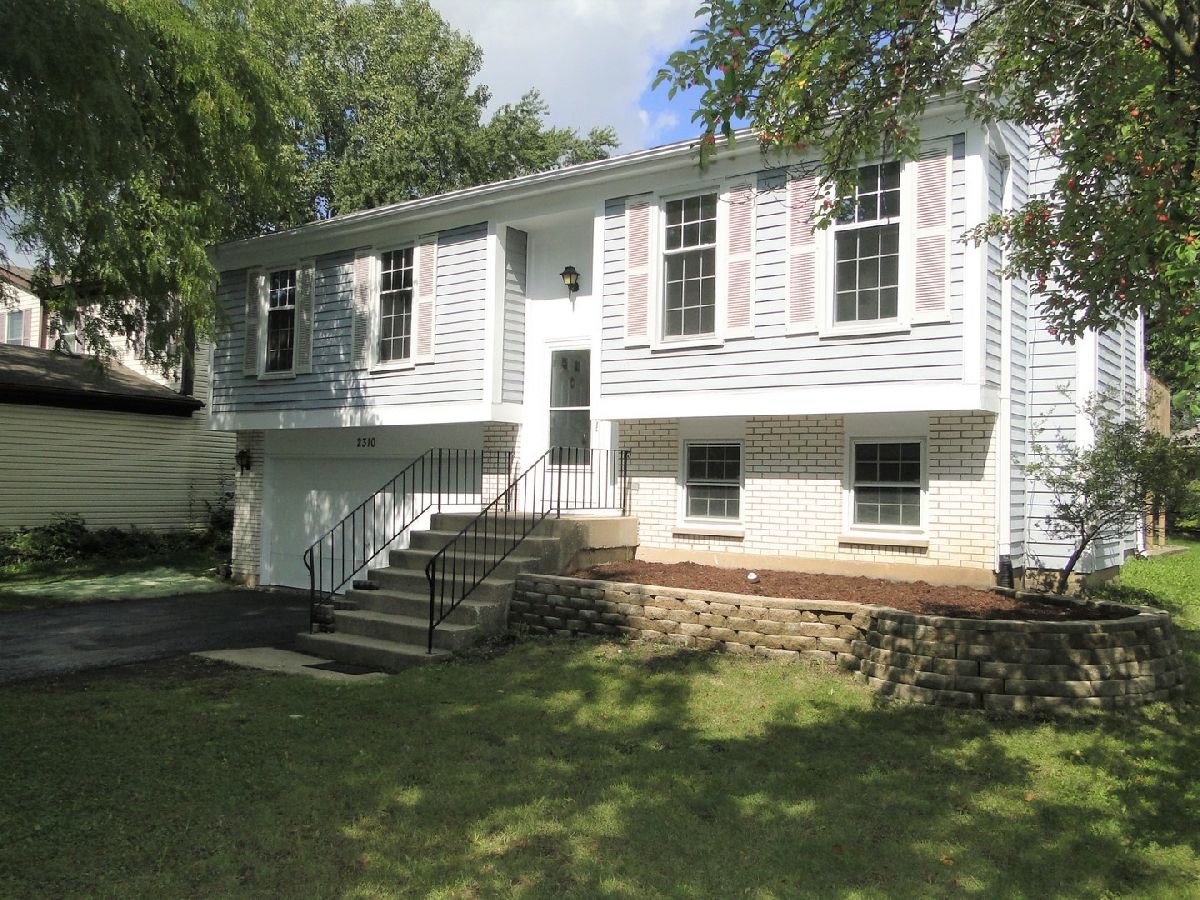 Homes Sold Green Hills Aurora Illinois, 2310 Portsmouth