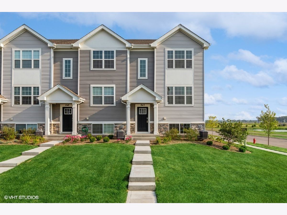 Homes & Condos & Townhomes Rented Prairie Ridge Hampshire Illinois, 840 Briar Glen