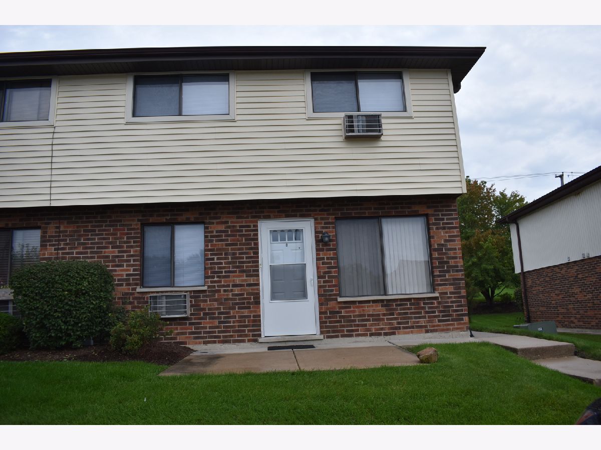 Townhomes & Condos Sold Willows Edge Willow Springs Illinois, 9064 Archer
