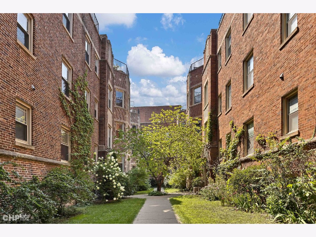Condos & Townhomes Sold Kelsey Court Chicago Illinois, 6818 Ashland