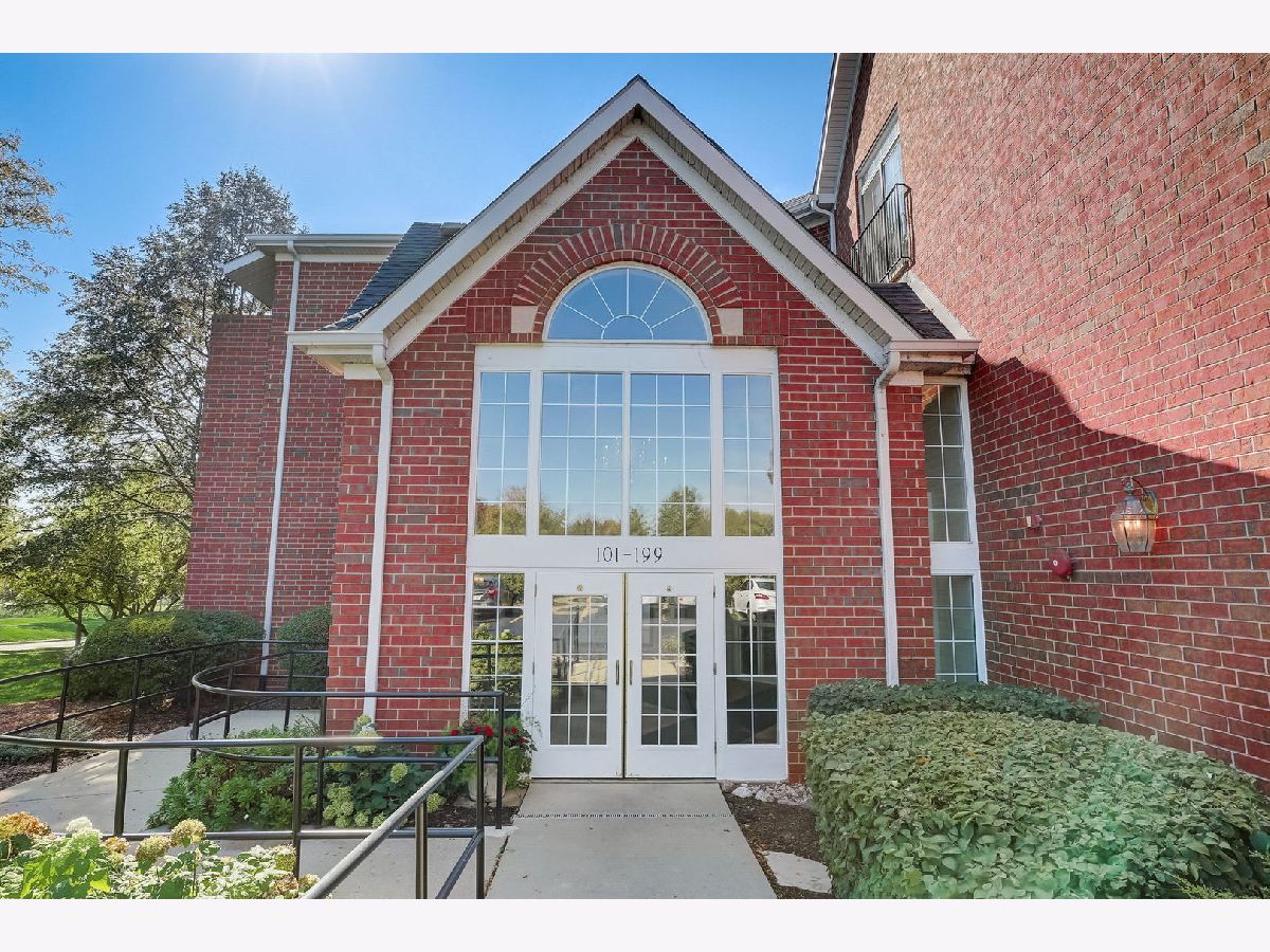 Condominiums Sold Hunt Club Condos St Charles Illinois, 131 Hunt Club
