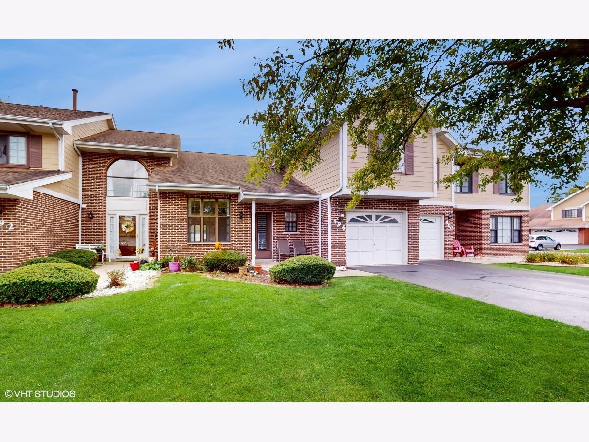 Townhomes Sold Orchard Lakes Wood Dale Illinois, 496 Victoria