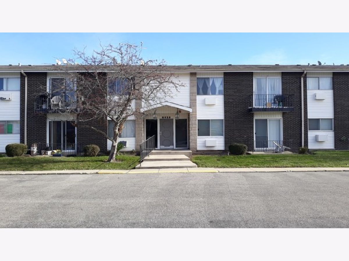 Courtland Square Des Plaines IL, Condominiums For Sale & For Rent
