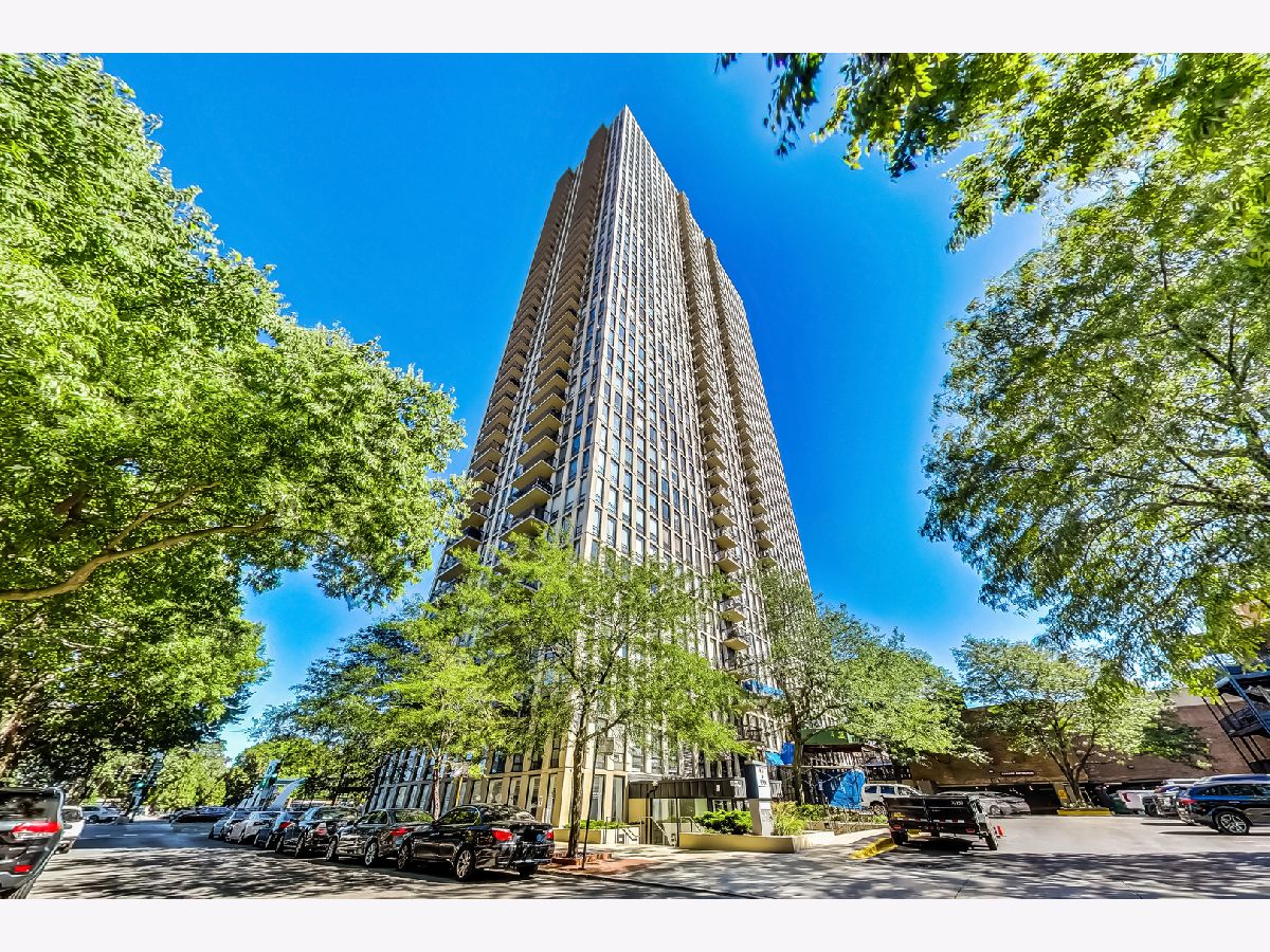 Condominiums Sold Parkview Towers Chicago Illinois, 1660 La Salle