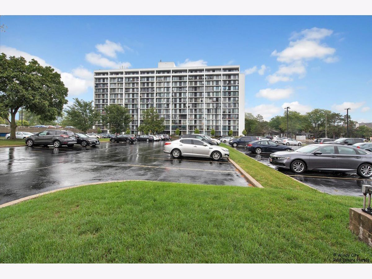 Condominiums Sold Cove Landing Lombard Illinois, 2005 Finley