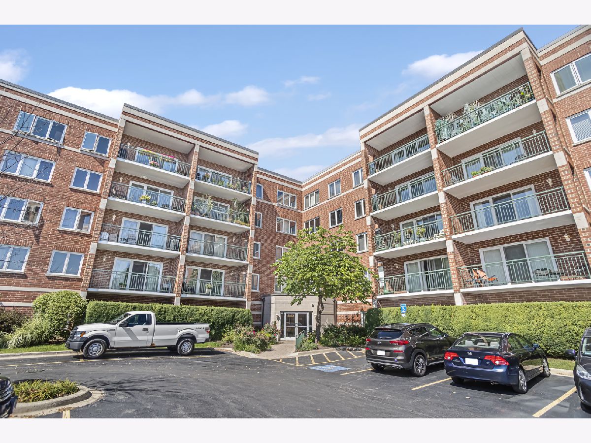 Condominiums & Homes Sold Rivers Edge Chicago Illinois, 5360 Lowell