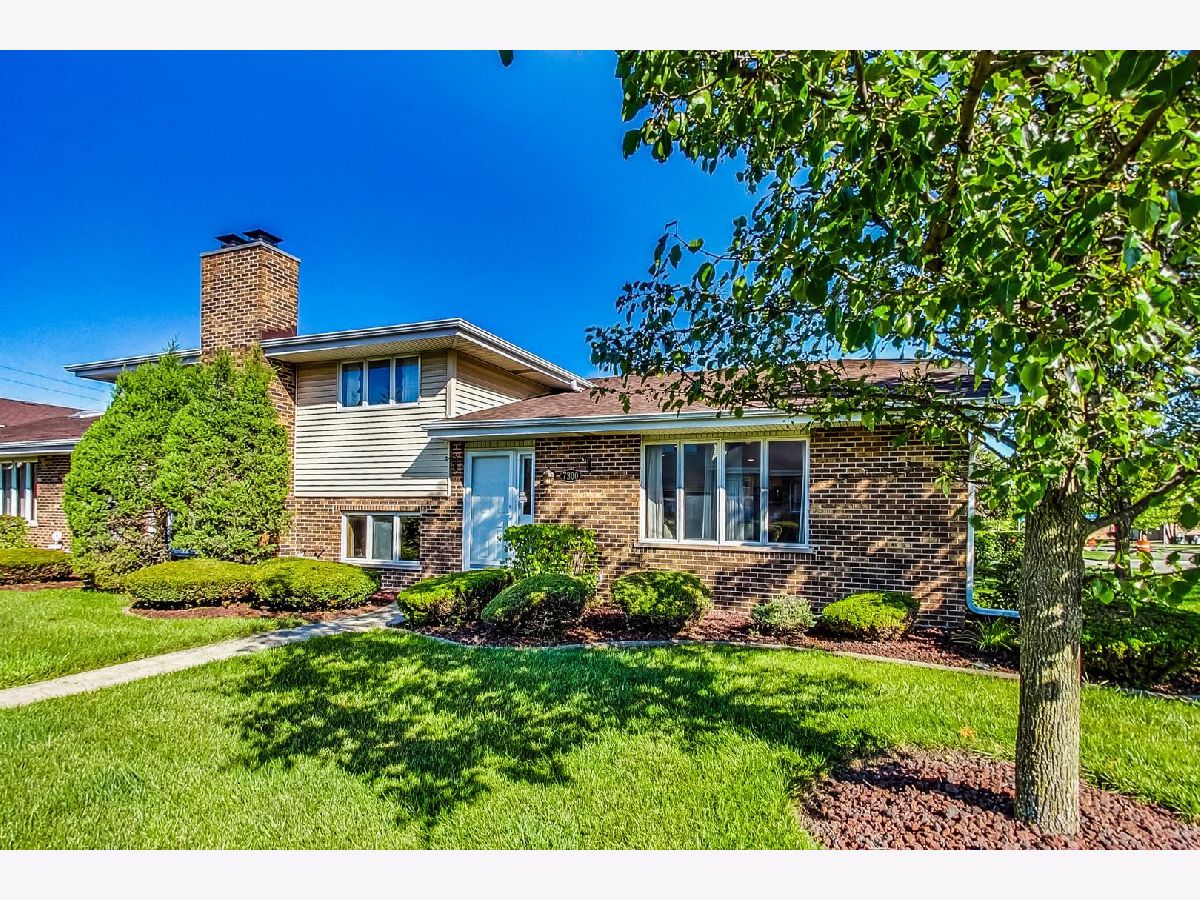 Townhomes & Condos Sold Silver Lake Villas Orland Park Illinois, 7300 154th