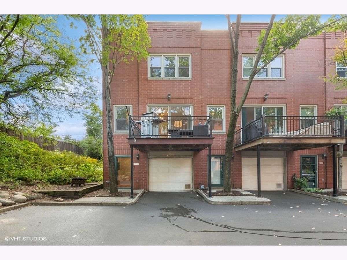 Townhomes Sold Landmark Village Ii Chicago Illinois, 2929 Honore