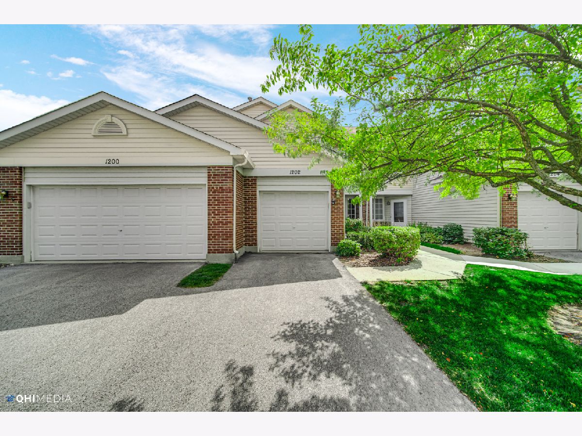 Townhomes & Condos & Homes Rented Parkside On The Green Palatine Illinois, 1202 Parkside