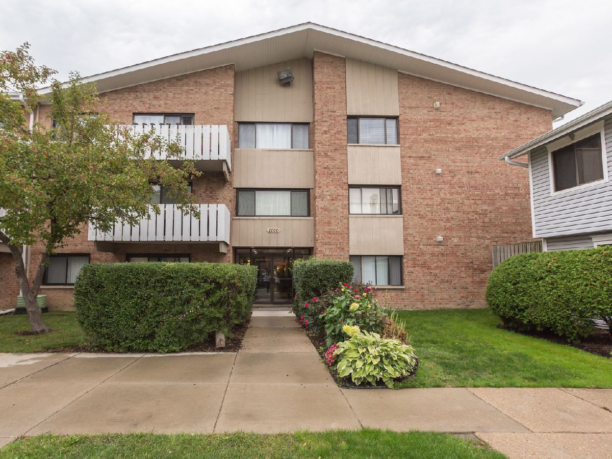 Condos & Townhomes Sold Runaway Bay Palatine Illinois, 2000 Bayside