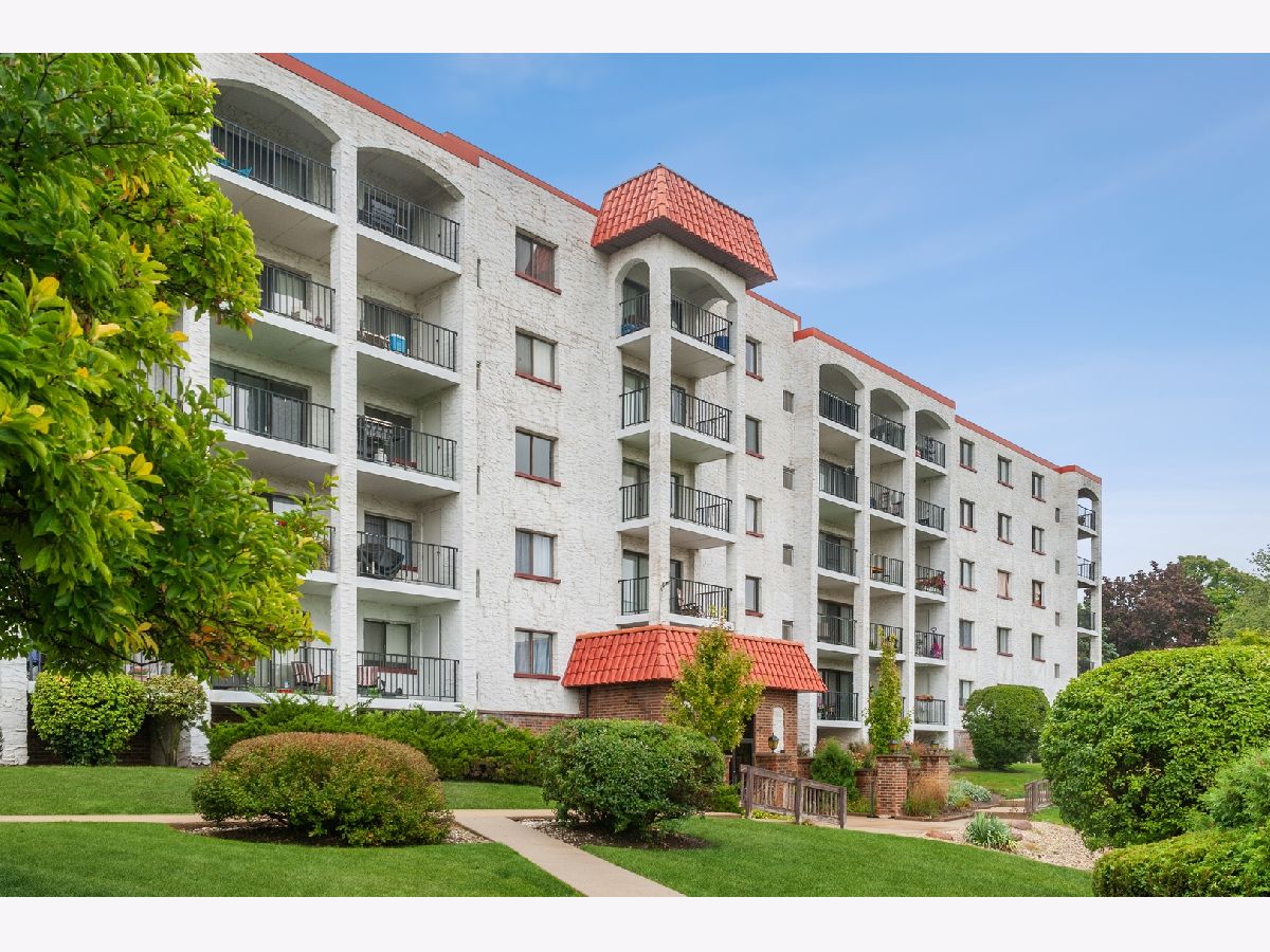 Condominiums Sold Plum Creek Wheeling Illinois, 375 Plum Creek