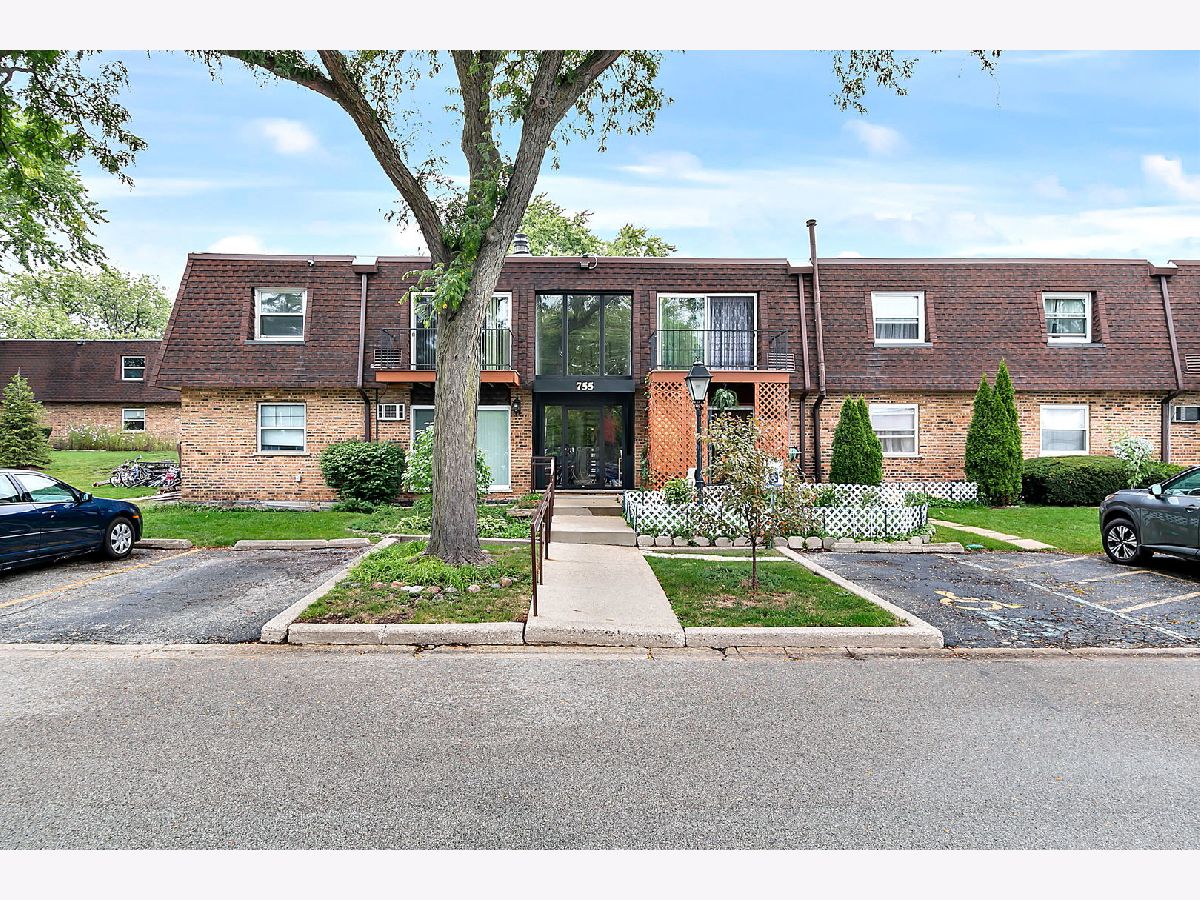 Condominiums Sold Fireside Terrace Buffalo Grove Illinois, 755 Grove