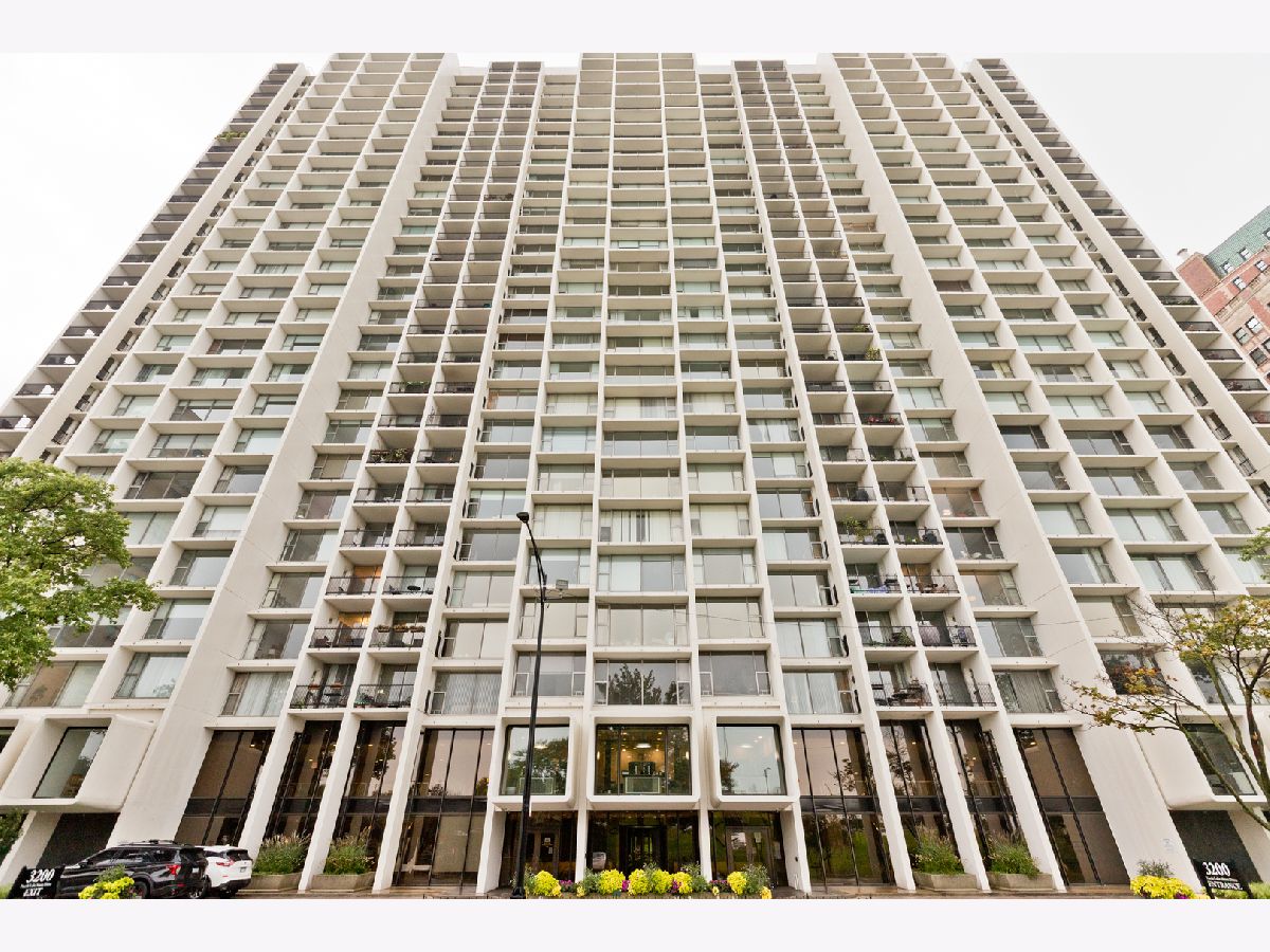 Condominiums Rented Harbor House Chicago Illinois, 3200 Lake Shore