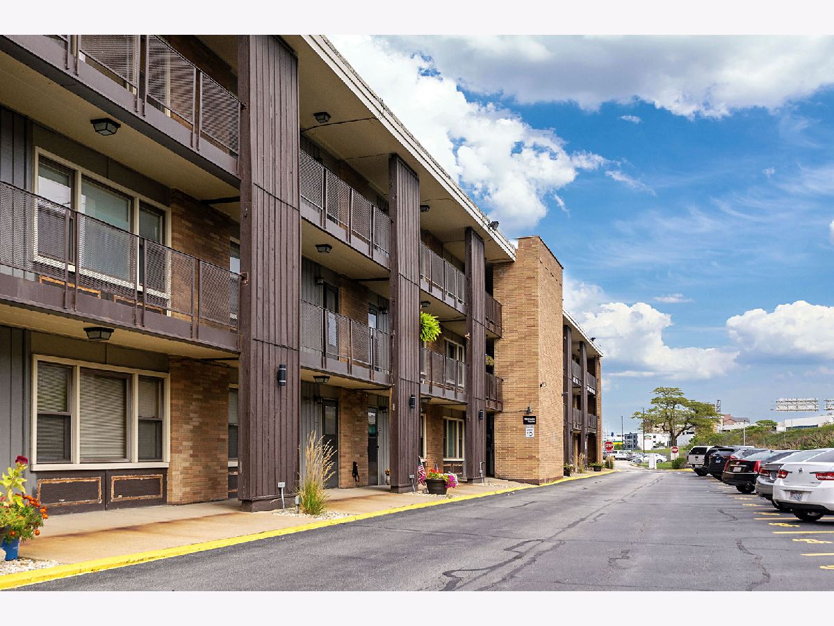  Rented Rosemont Illinois, 9614 Higgins
