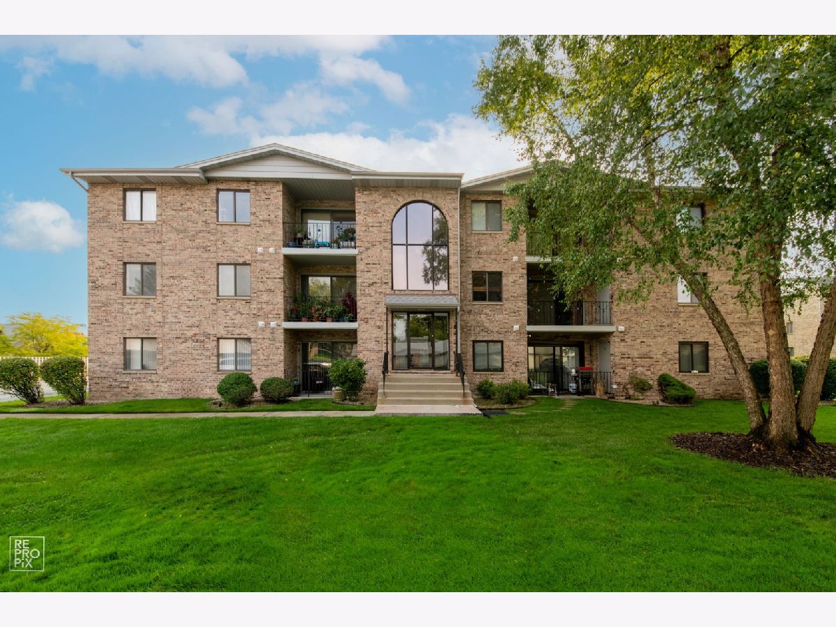 Condominiums Sold Evergreen Crestwood Illinois, 13256 Circle Drive