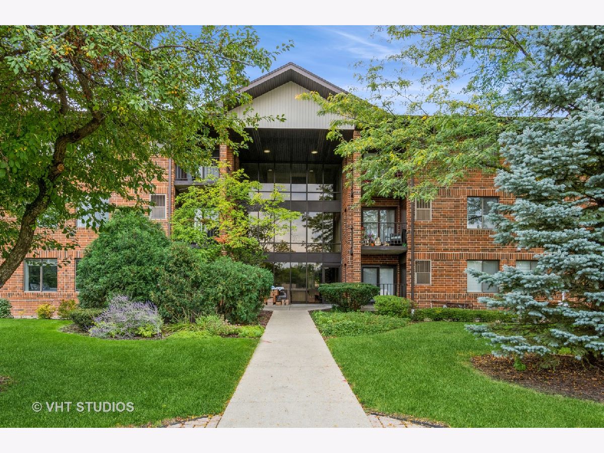 Condominiums Sold Maercker Point Westmont Illinois, 5703 Cass
