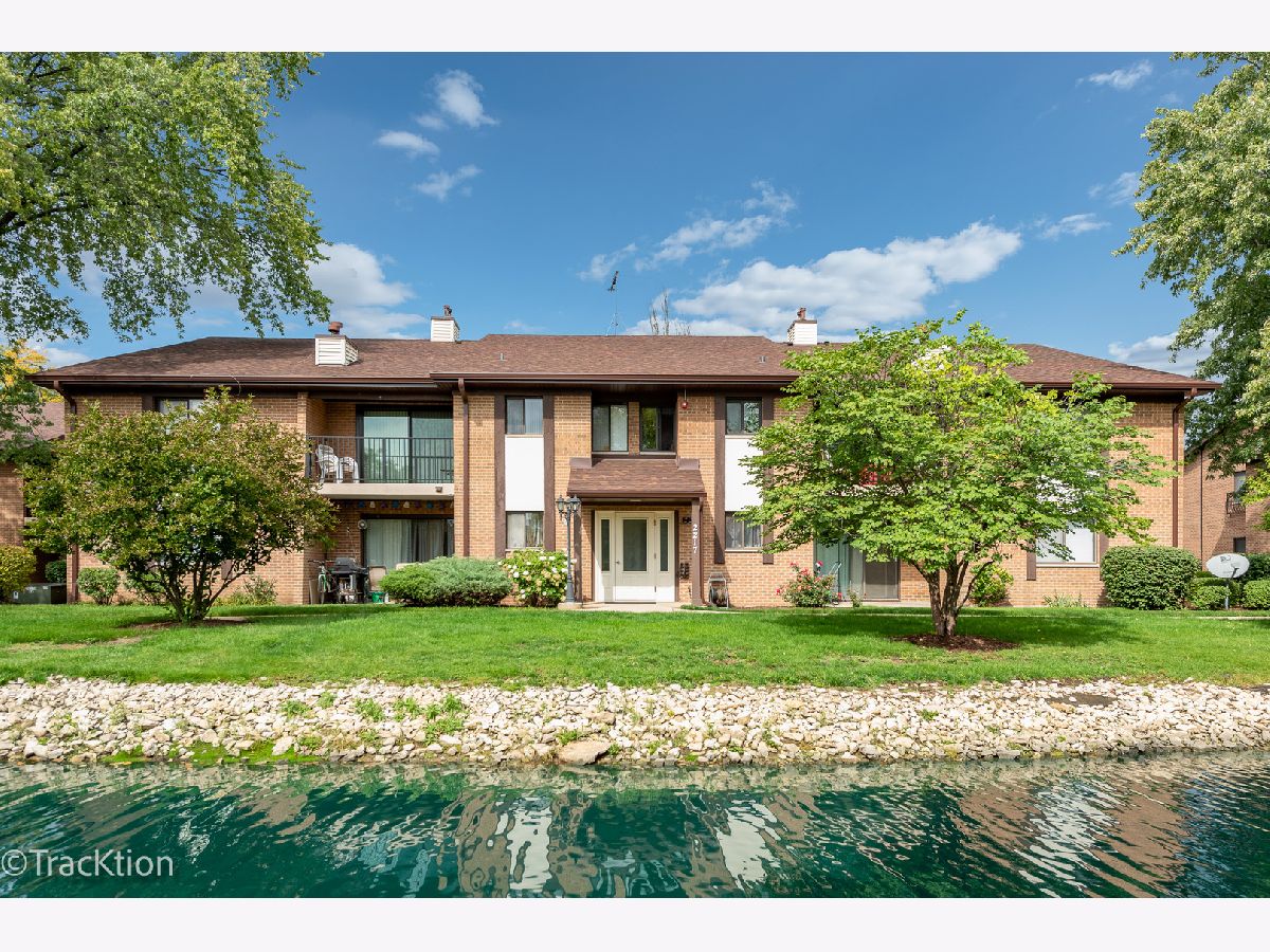 Condominiums Sold Piers Ii Woodridge Illinois, 2217 Wharf