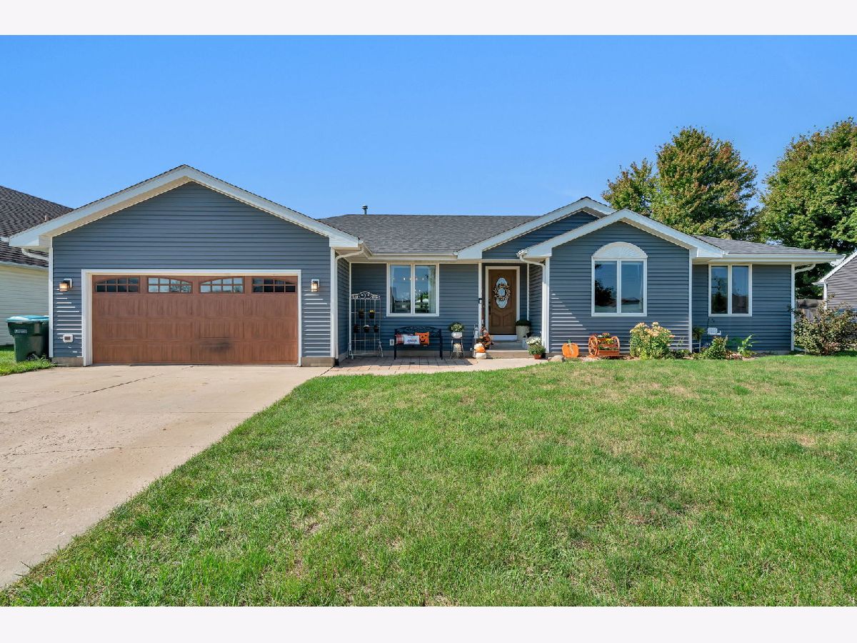 Townhomes & Homes Sold Quail Run Coal City Illinois, 820 Quail Run