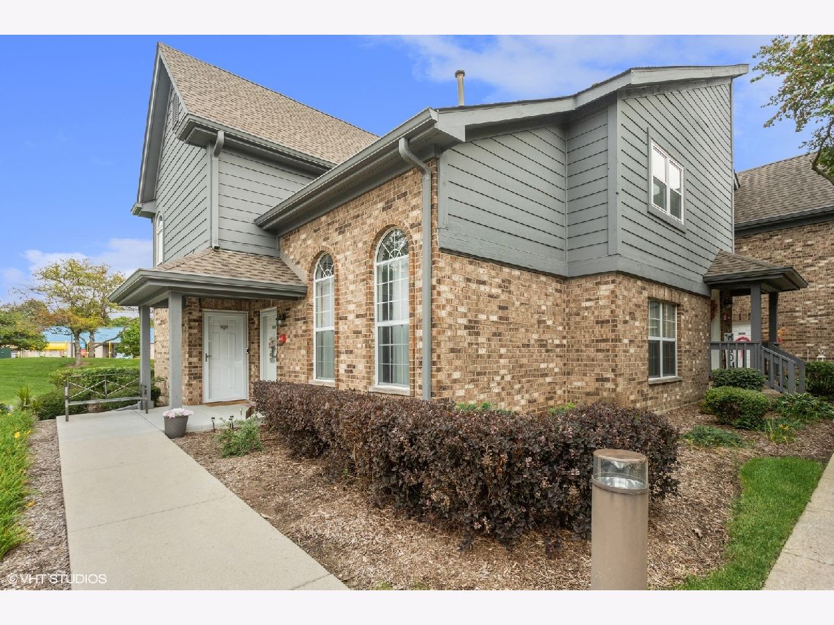 Condos & Townhomes Sold Foxcroft Condos Naperville Illinois, 11 Foxcroft