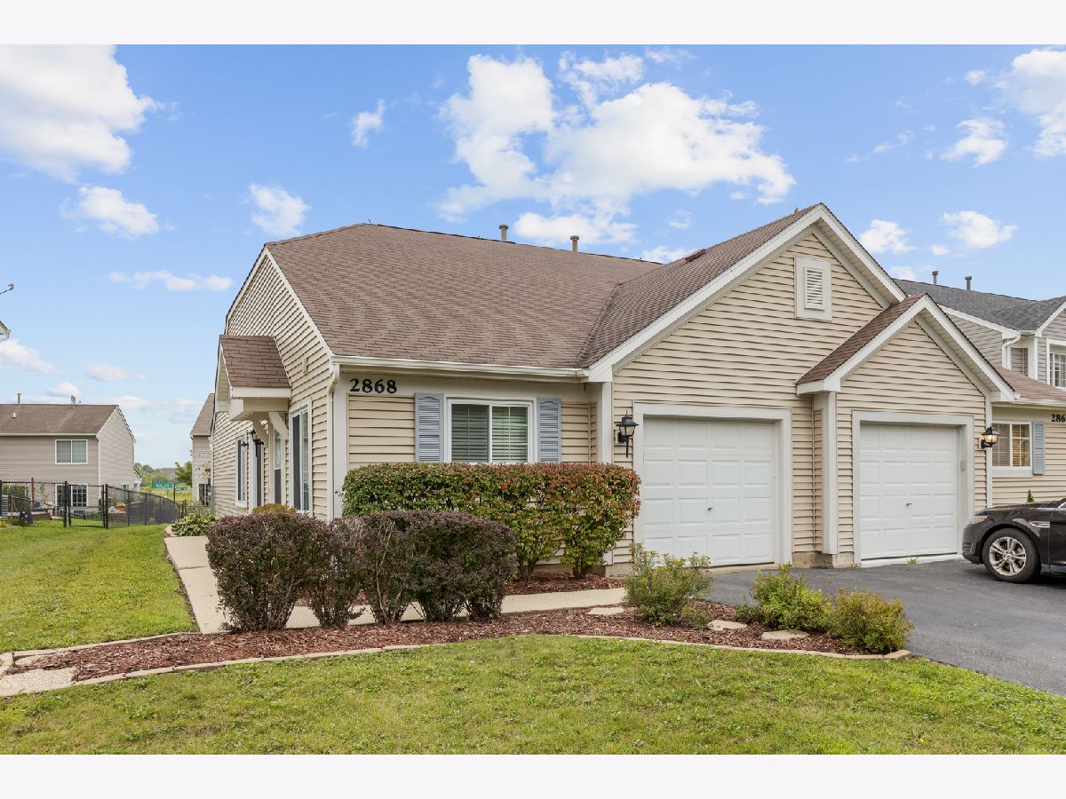 Townhomes Sold Impressions Lake In The Hills Illinois, 2868 Sorrel Row