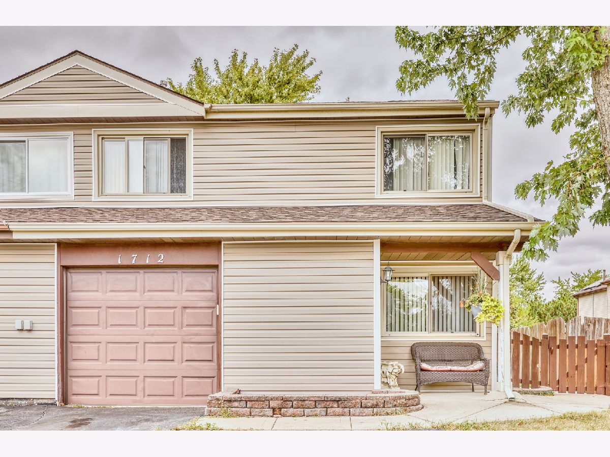 Townhomes & Homes Sold The Groves Hanover Park Illinois, 1712 De Forest