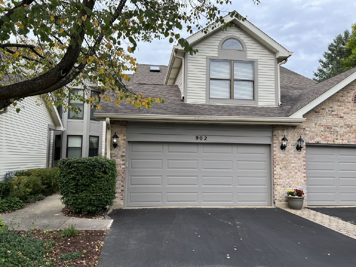 Townhomes Sold Auburn Woods Palatine Illinois, 902 Auburn Woods