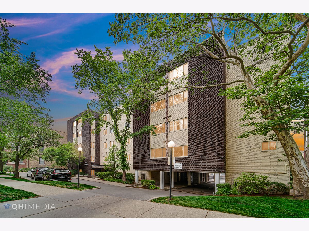 Condominiums Sold Ridge Terrace Evanston Illinois, 835 Ridge