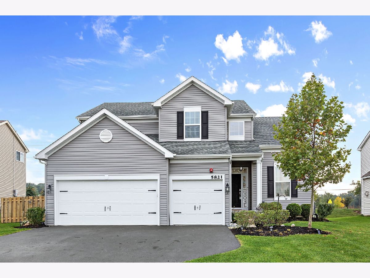 Homes Sold Amber Meadows Hoffman Estates Illinois, 5821 Fairview