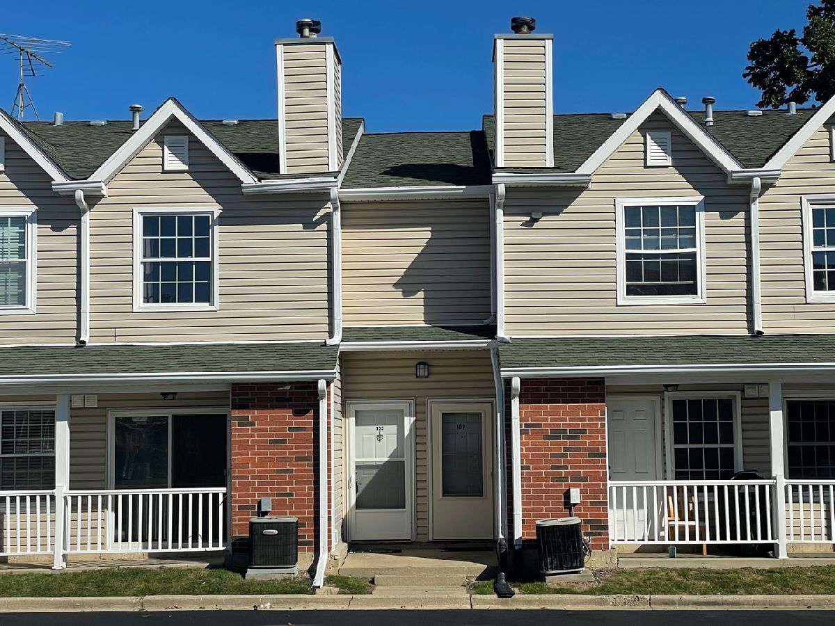 Condos & Townhomes Rented Wyndham Club Palatine Illinois, 1313 Wyndham