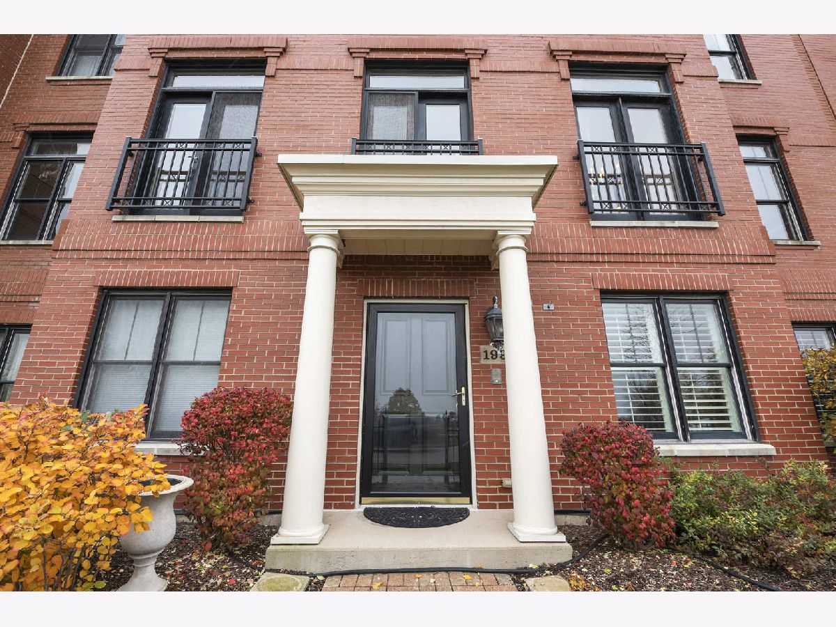 Homes & Townhomes & Condos Rented The Glen Glenview Illinois, 1996 Patriot