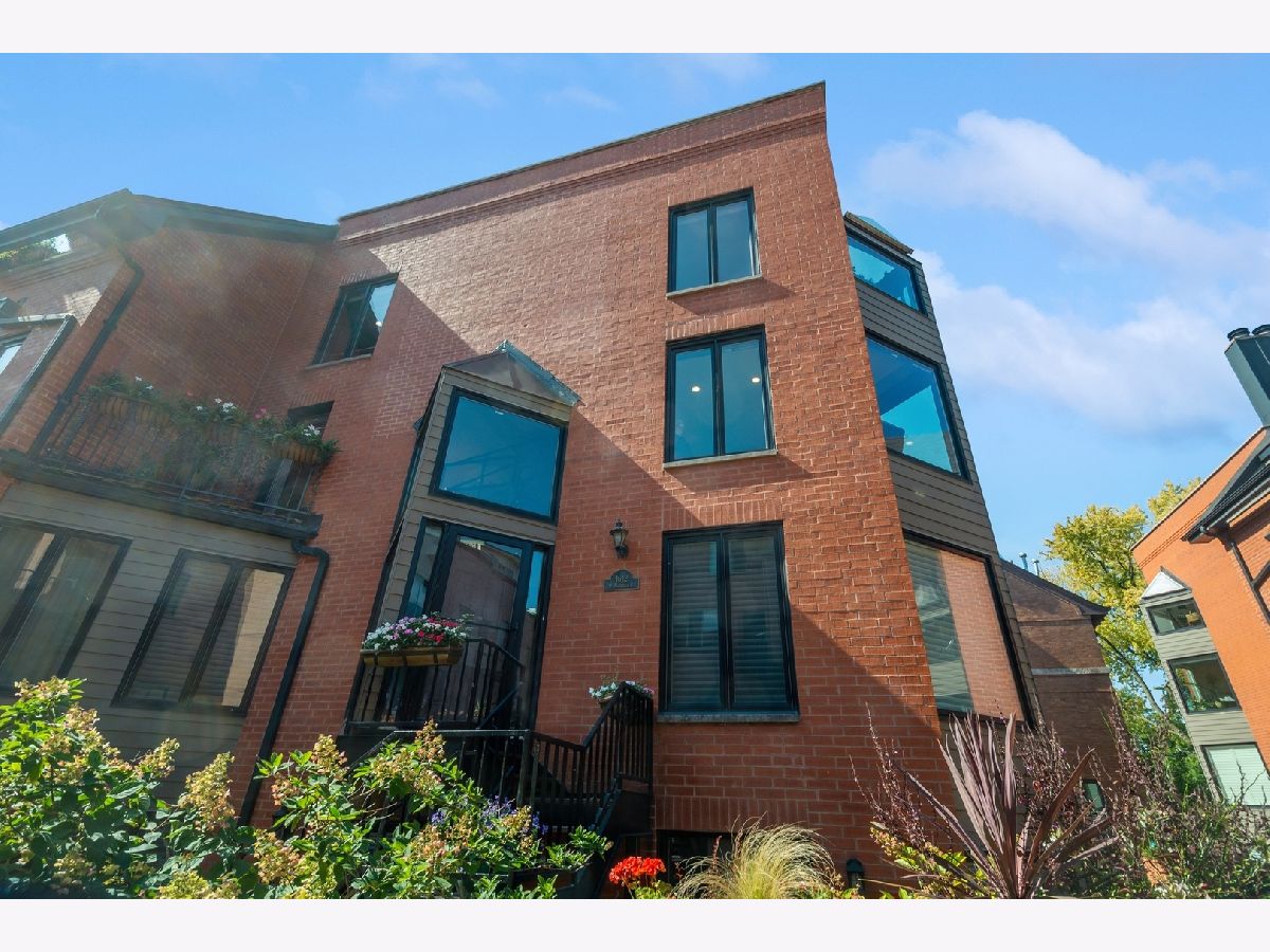 Townhomes & Condos Sold St. Michael's Square Chicago Illinois, 1612 St. Michaels