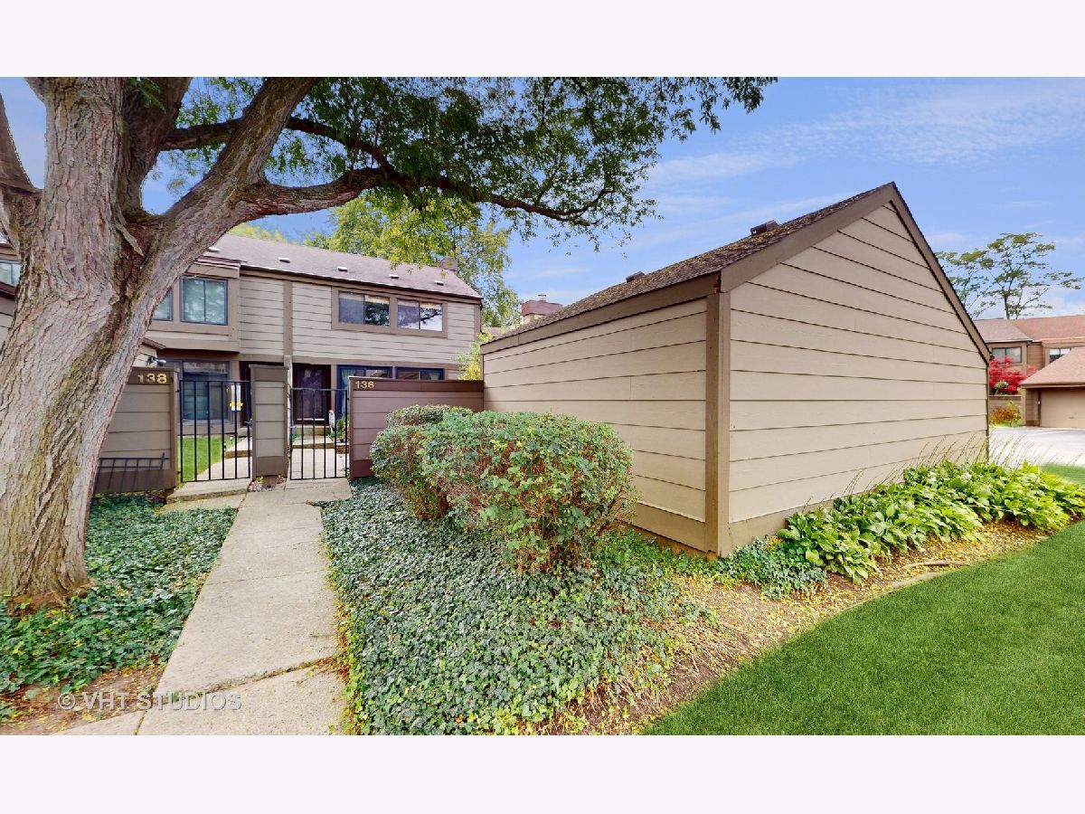 Townhomes & Homes Sold Glengarry Geneva Illinois, 136 Aberdeen