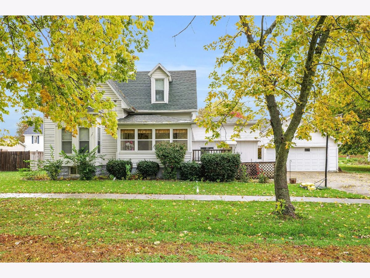  Sold Elliott Illinois, 210 Railroad