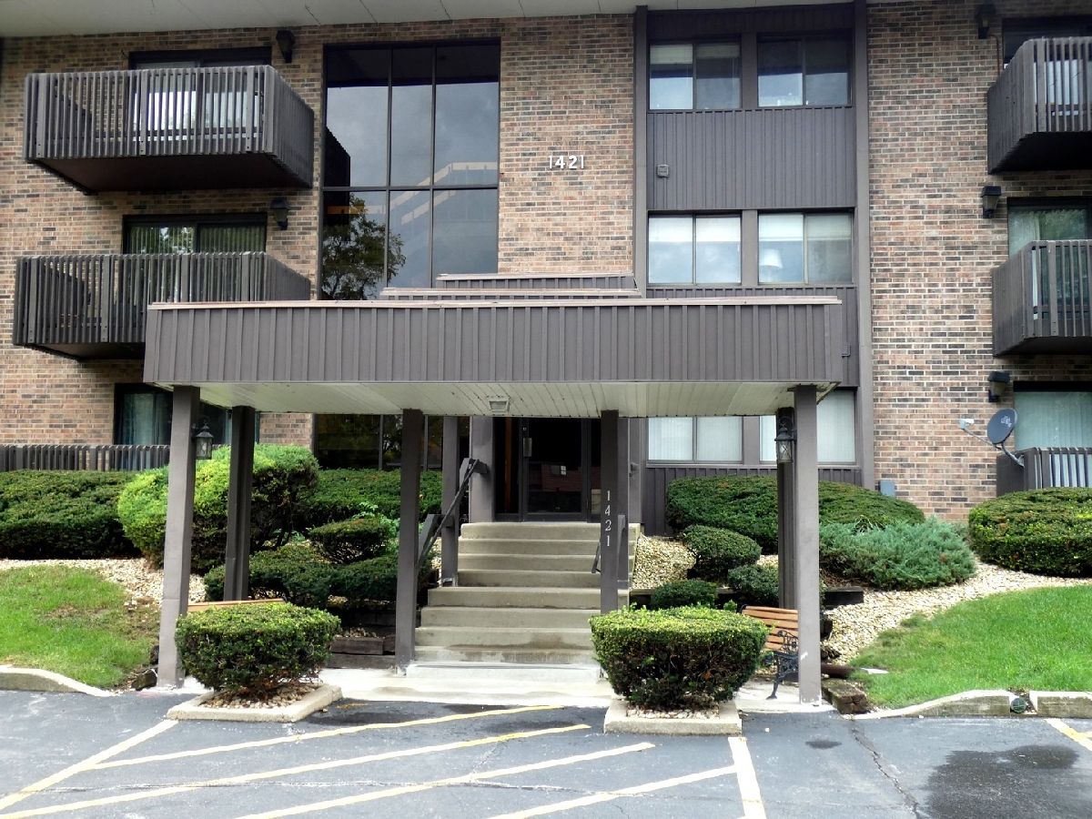 Condominiums & Homes Sold Woodland Terrace Joliet Illinois, 1421 Woodbridge