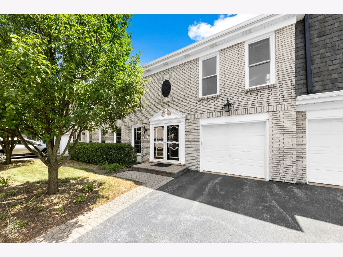 Condos & Townhomes Rented Cambridge Square Libertyville Illinois, 855 Garfield