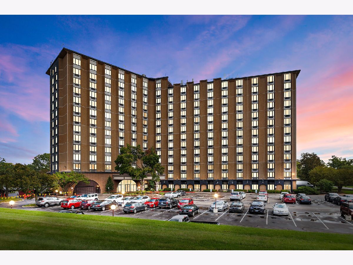 Condominiums Sold Renaissance Towers Palatine Illinois, 1 Renaissance