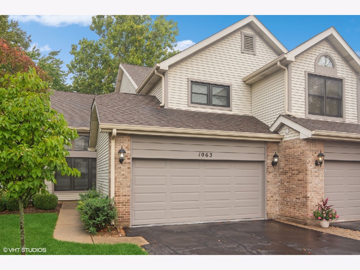 Townhomes Sold Auburn Woods Palatine Illinois, 1063 Auburn Woods
