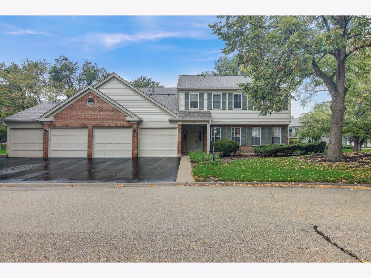 Arlington Club Wheeling IL, Townhomes & Condos For Sale & For Rent