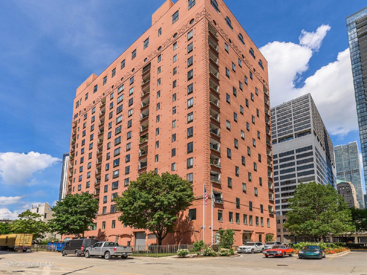 Condominiums Sold Fulton House Chicago Illinois, 345 Canal