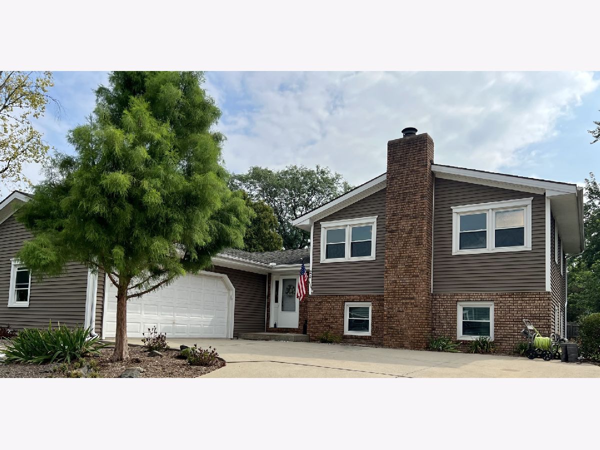 Homes & Condos & Townhomes Sold Rollingbrook Bloomington Illinois, 24 Chatsford