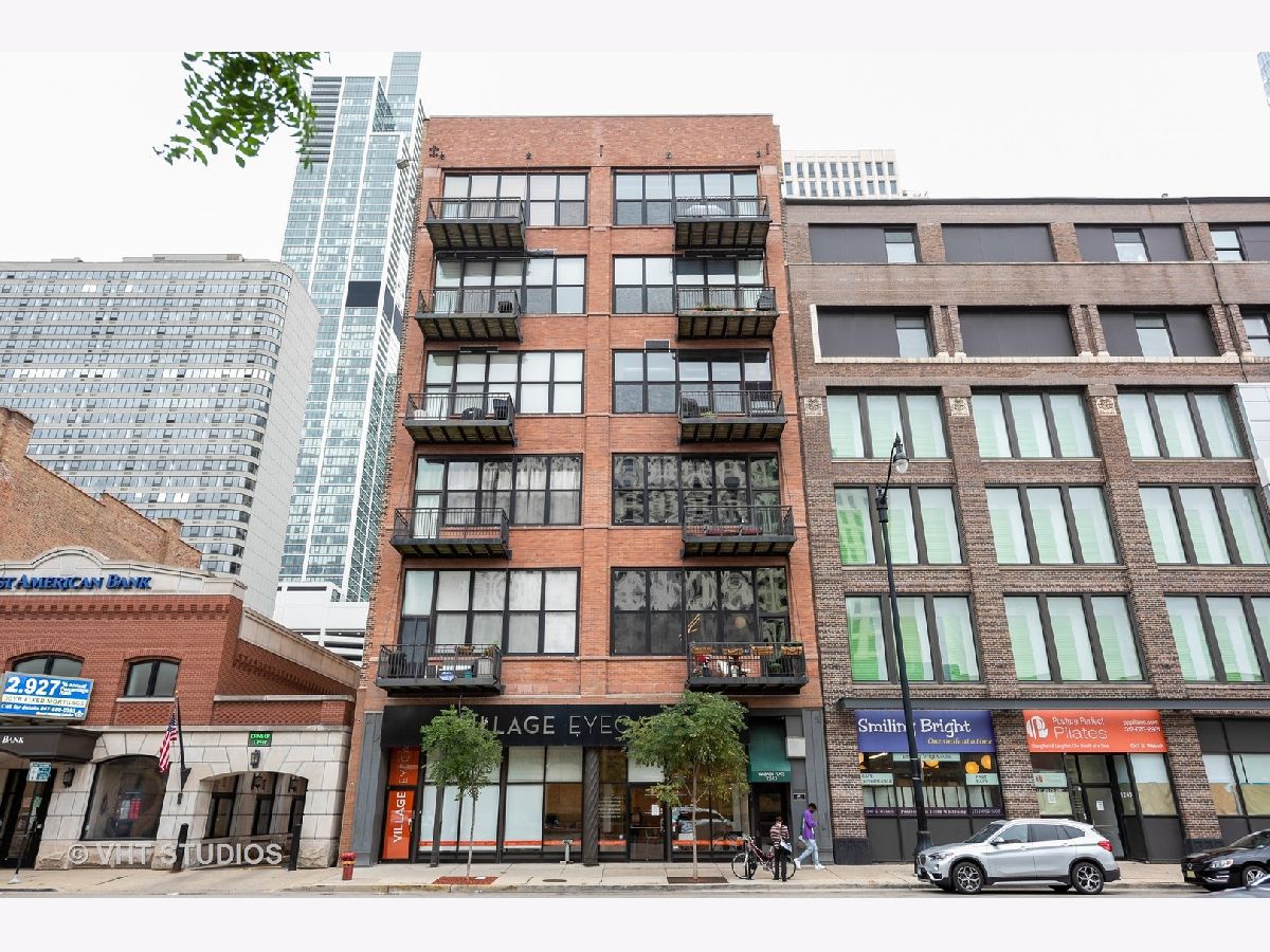 Condos & Townhomes Rented Wabash Flats Chicago Illinois, 1243 Wabash