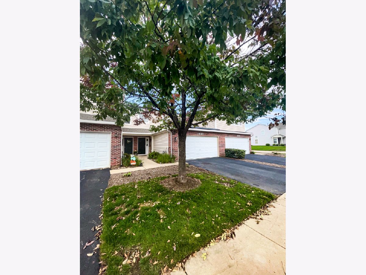 Homes & Townhomes Sold Renwick Club Crest Hill Illinois, 21528 Eich