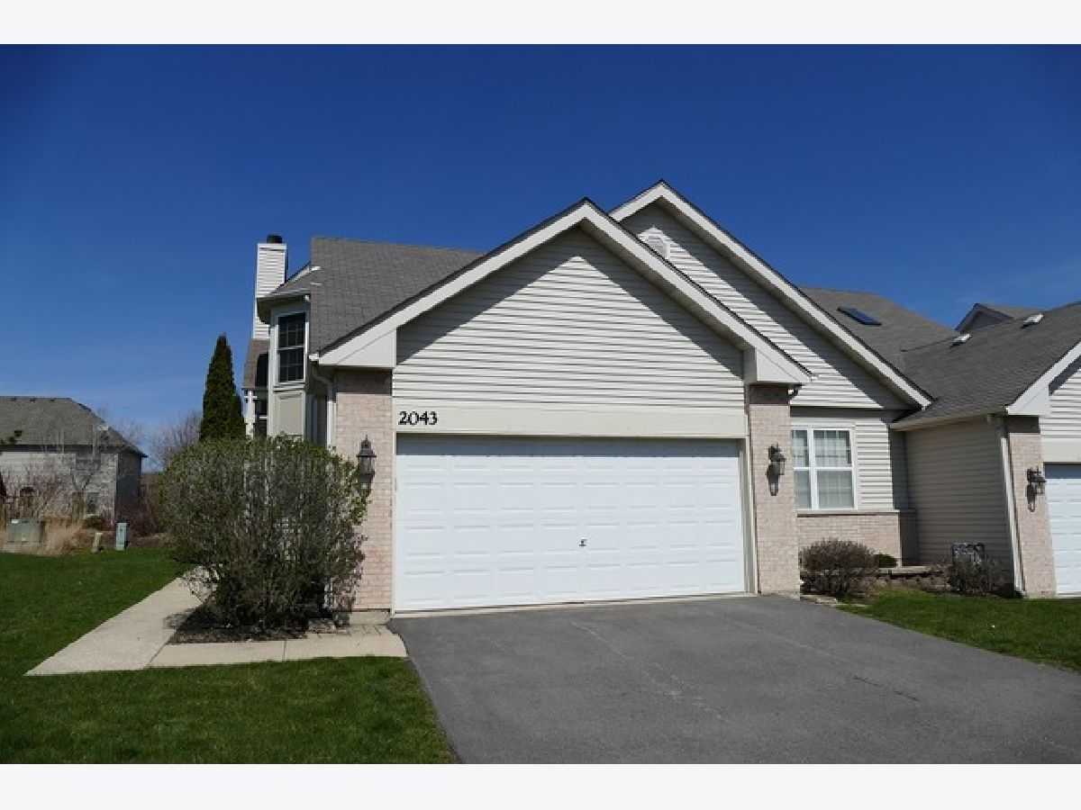 Townhomes & Condos Rented Heartlands Naperville Illinois, 2043 Tamahawk