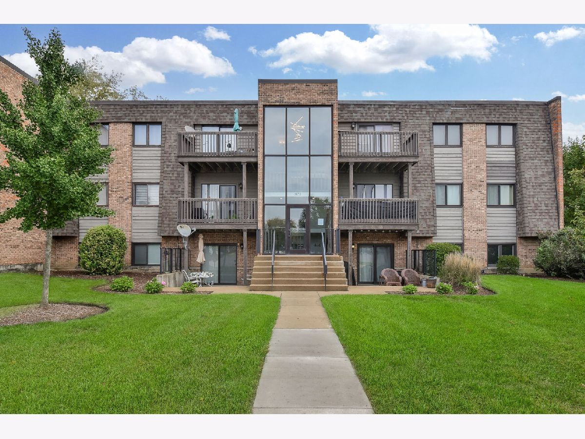 Condominiums Rented Drake Terrace Wheaton Illinois, 1424 Stonebridge