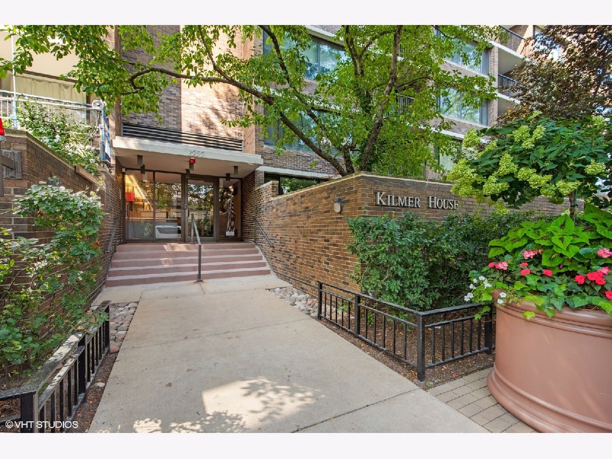 Condominiums Sold Kilmer House Chicago Illinois, 1555 Sandburg