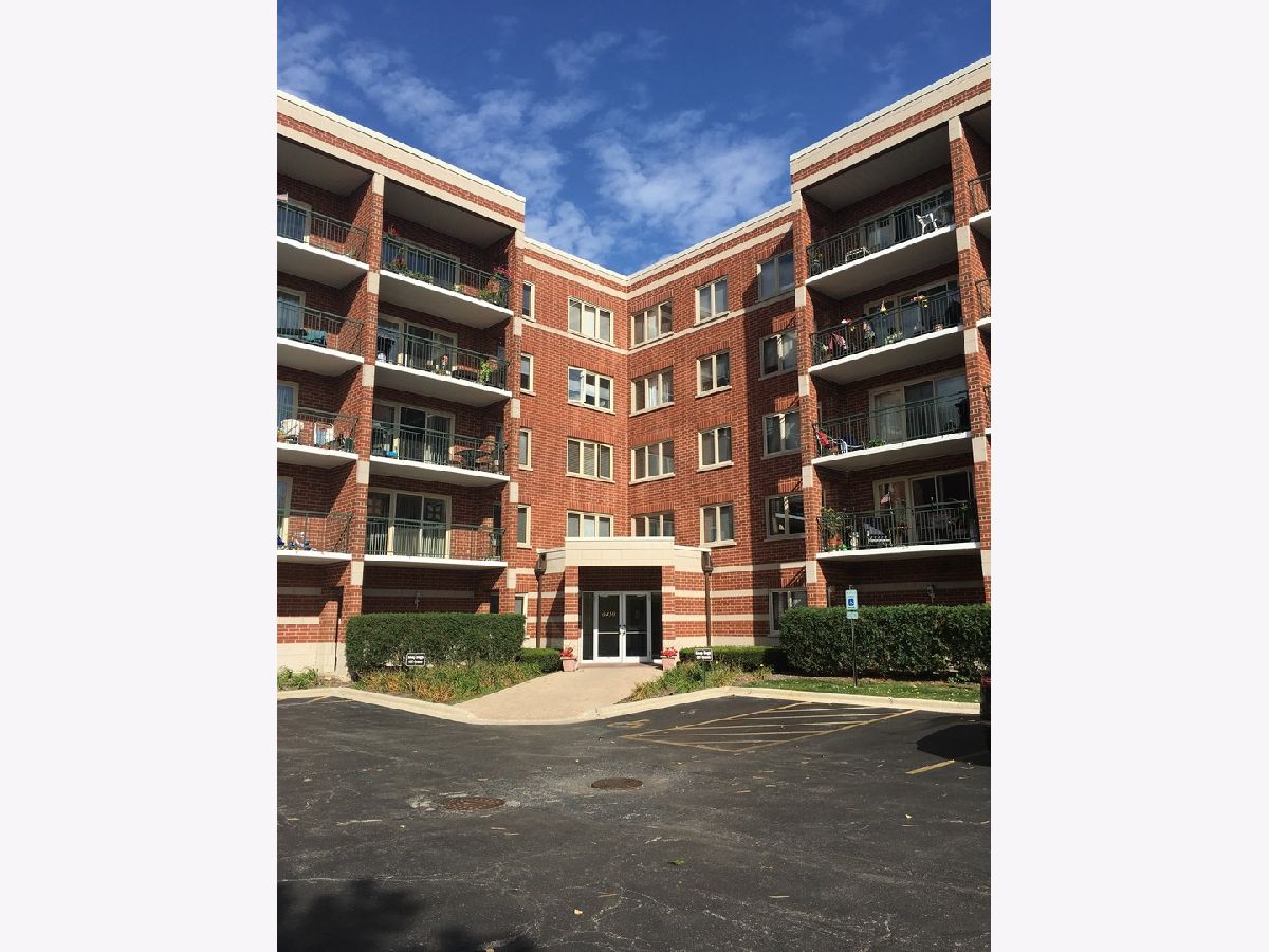 Condominiums Sold Glenlake Chicago Illinois, 6450 Berteau