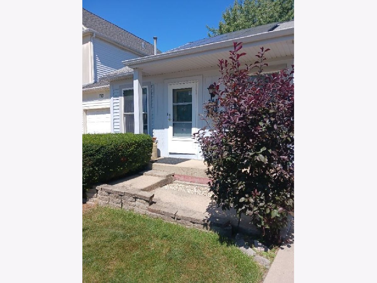 Townhomes Sold Hartford Square Hanover Park Illinois, 709 Grant