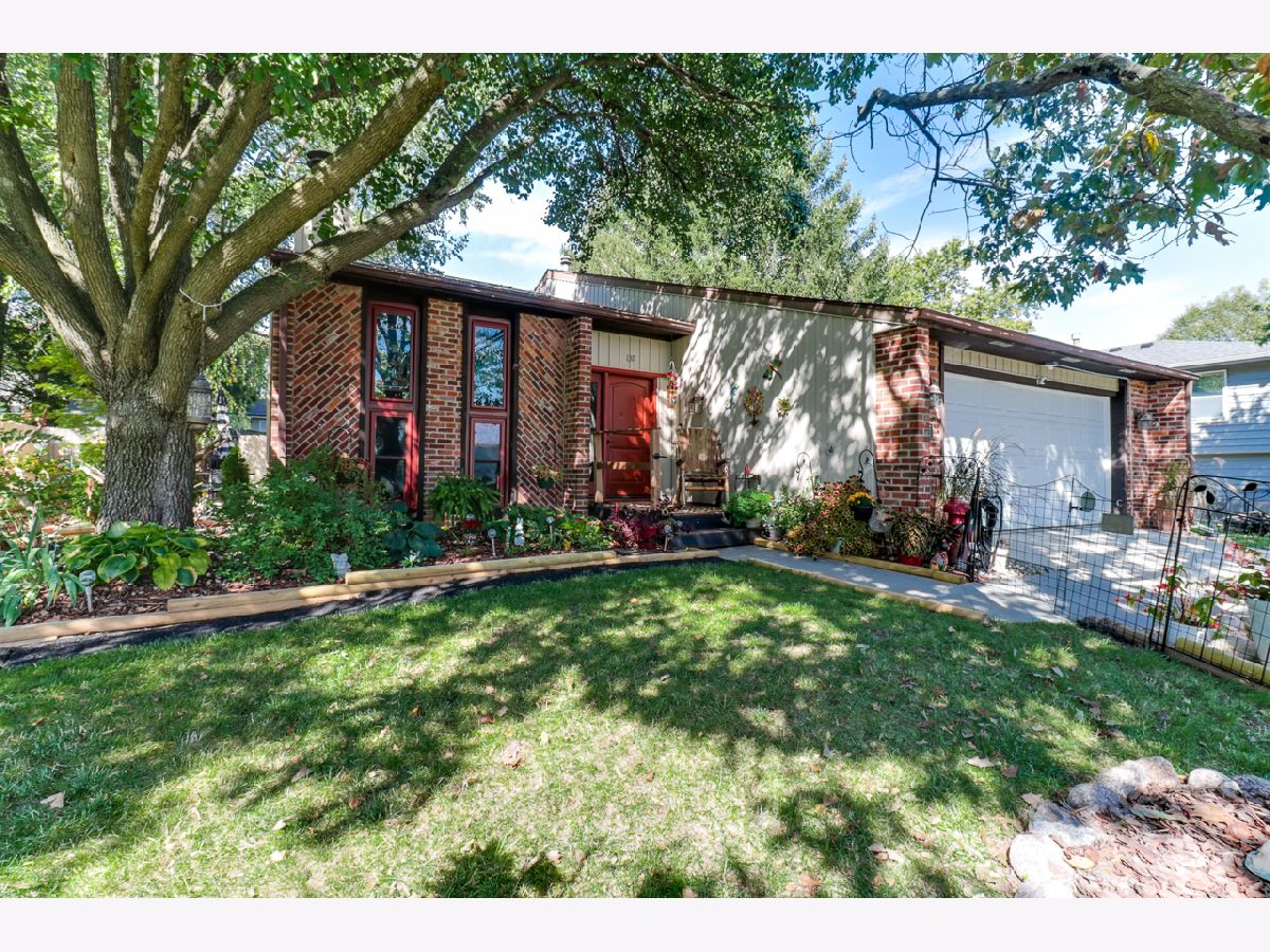 Homes Sold Den 2 North Normal Illinois, 1311 Heritage