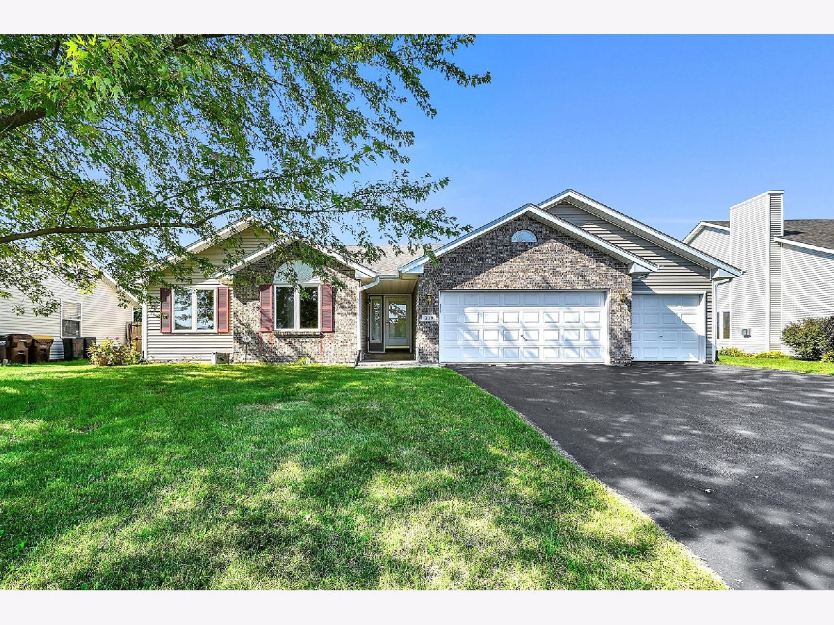 Homes Sold Sherman Oaks Poplar Grove Illinois, 219 Acorn